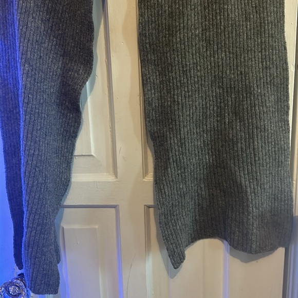 Scarf - Picture 2 of 7